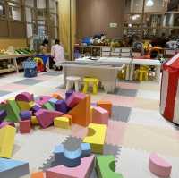 韓燒親子餐廳，小朋友穿韓服玩遊樂場！