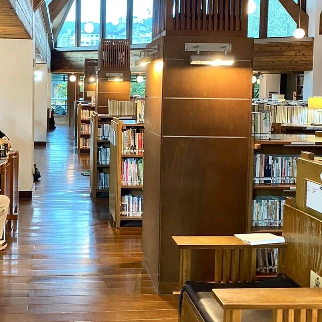 北投圖書館-隱身於山林中，台灣最美公立圖書館