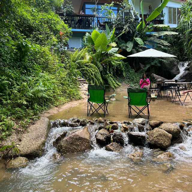 คาเฟ่ น้ำตกกะทู้
