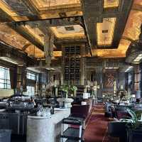 Glamorous Atlas Bar