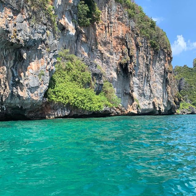 Maya Bay | อ่าวมาหยา  🌊