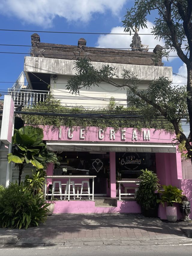 BEST BREAKFAST IN SEMINYAK, BALI🇮🇩