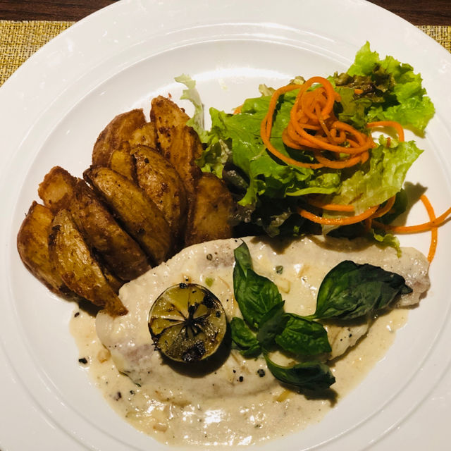 四星級飯店內的浪漫晚餐，兩個人只要七塊錢美金：Paasha Atelier 