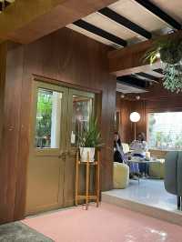 Little HIDEOUT ร้านเค้กแบบอร่อยเว่อร์!🌟🍰🍫