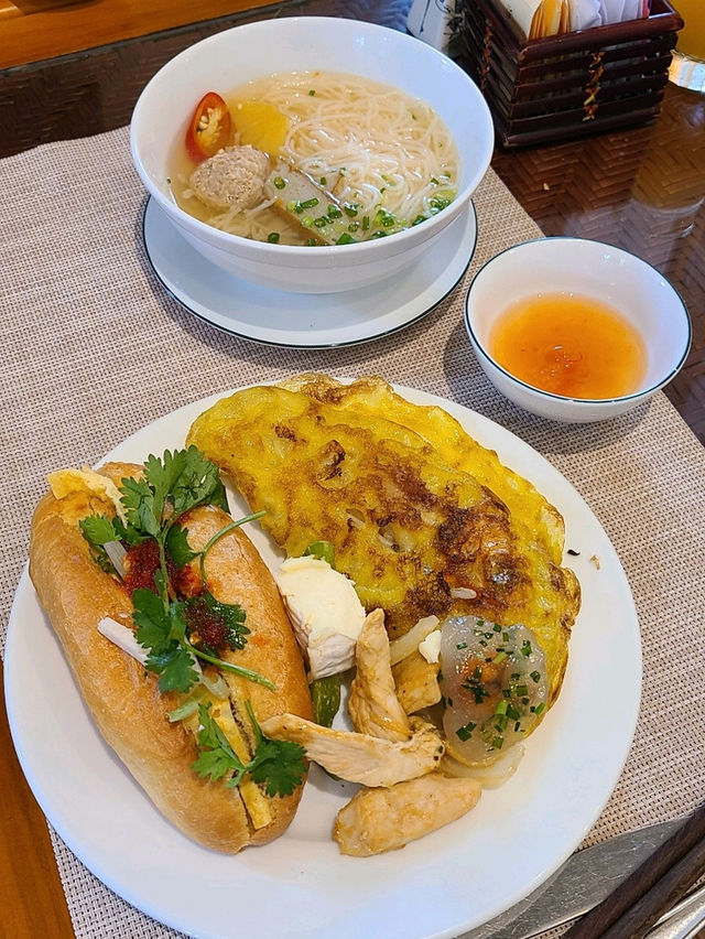 サンライズ ビーチ ホテル & スパ ニャチャンの朝食