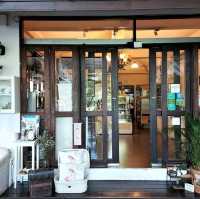 ร้านบรรยากาศร่มรื่นริมปิง ที่มี scone อร่อยมากๆ