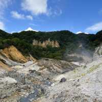 地獄谷 簡單的步道及特別多地貌