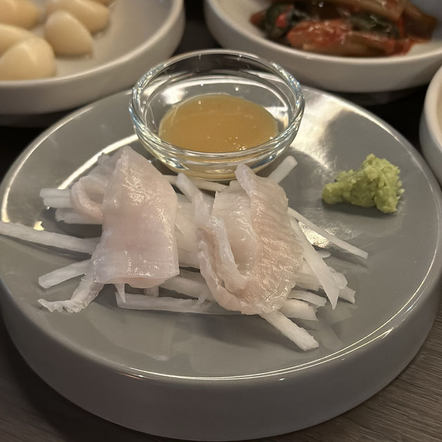 광주에서 제일 핫한 첨단 한식 주점 오마카세 “미식가 새참” 광주에서 제일 핫한 첨단 한식 주점 오마카세 “미식가 새참”