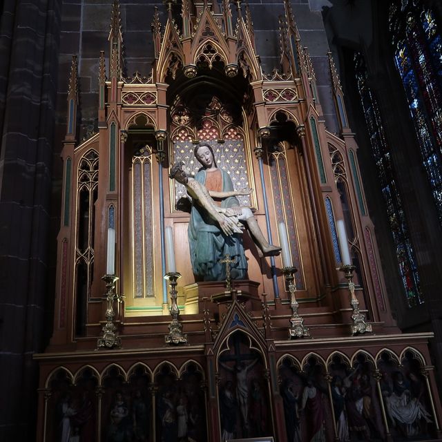 パリだけじゃない？！ストラスブールのノートルダム大聖堂⛪️【フランス観光記】