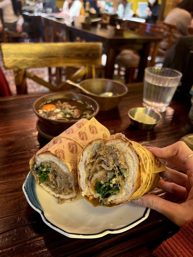 充滿異國越南風情餐廳🍽 好吃好拍好看的一晚