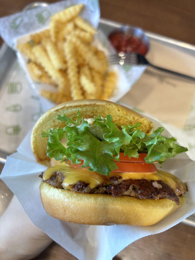 ［韓國/首爾］Shake Shack Doota🍔｜美國紐約超紅漢堡店 人生一定要吃一次！