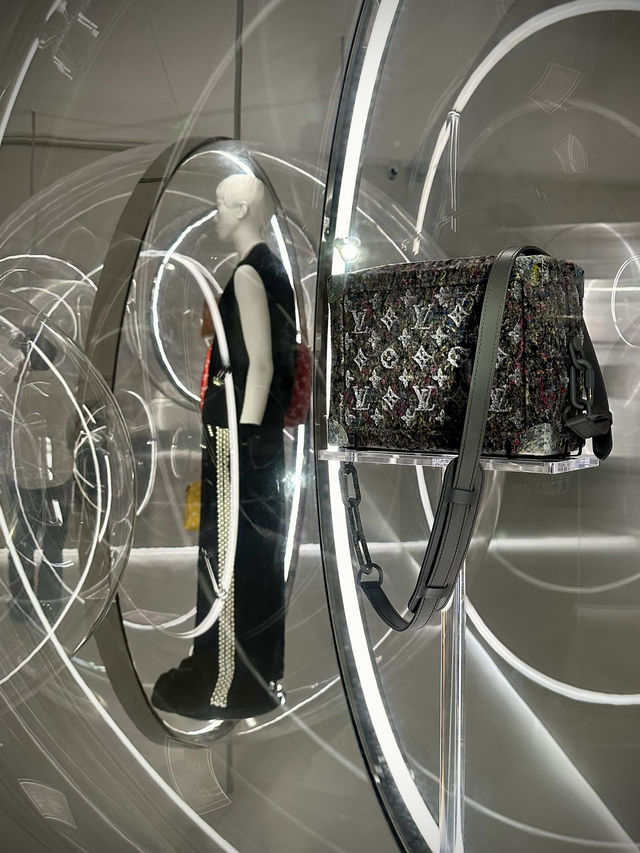 นิทรรศการประวัติศาสตร์แห่งความหรูหรา Louis Vuitton