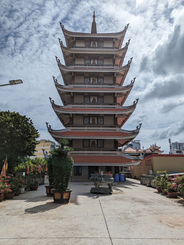 Vinh Nghiem Buddhist Temple 