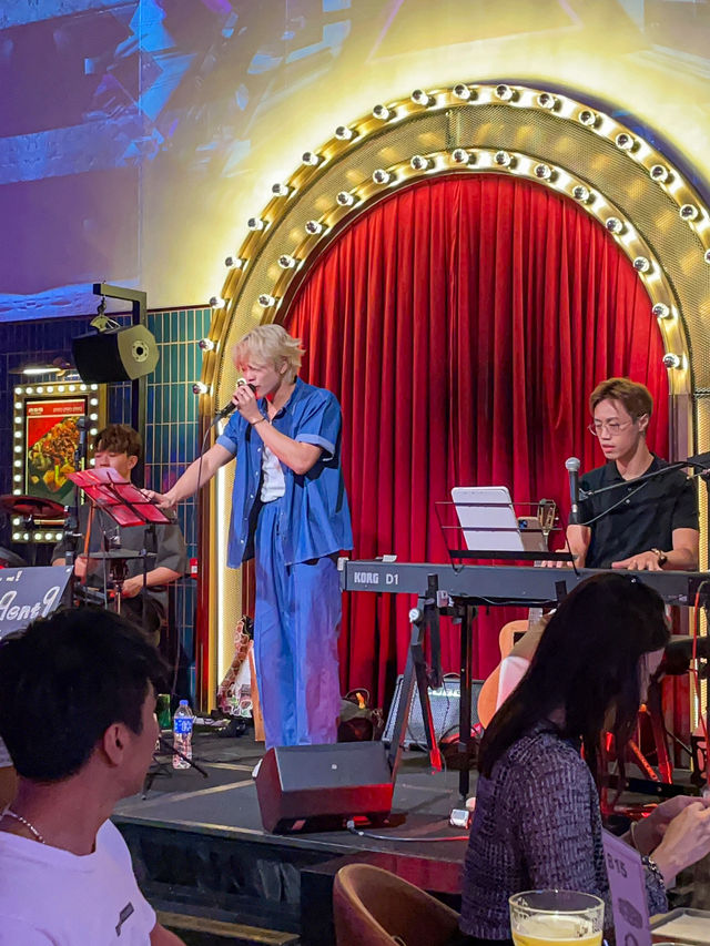 荃灣｜超好氣氛有Live Band表演的烤魚串燒店😍