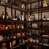 Be_ep books and bar