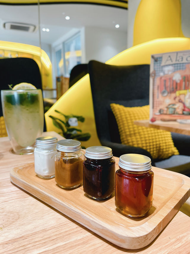Mary’s Cafe เอกมัย