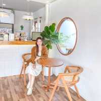 คาเฟ่ศรีสะเกษ วิวทะเลสาบ