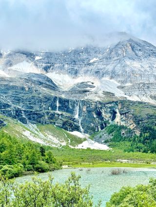 🇨🇳 Pristine Beauty at 贡嘎错 (Gongga Lake) in Daocheng Yading