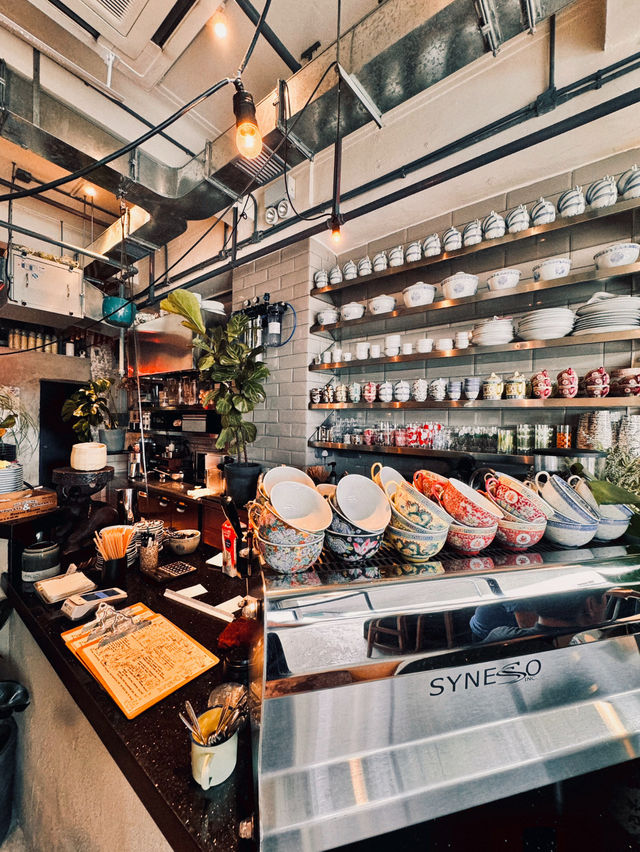 【香港🇭🇰】ヴィンテージ感が素敵なおしゃれカフェhalfway coffee☕️