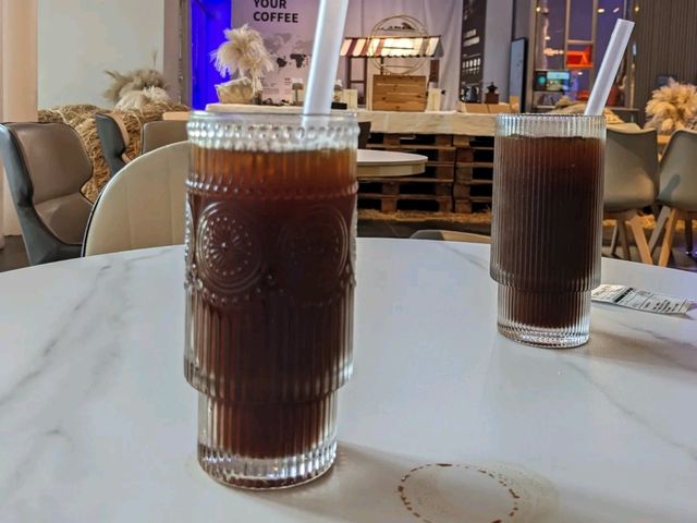 台南-圖書館內的烘豆實驗室：DYC.Coffee 打咖啡