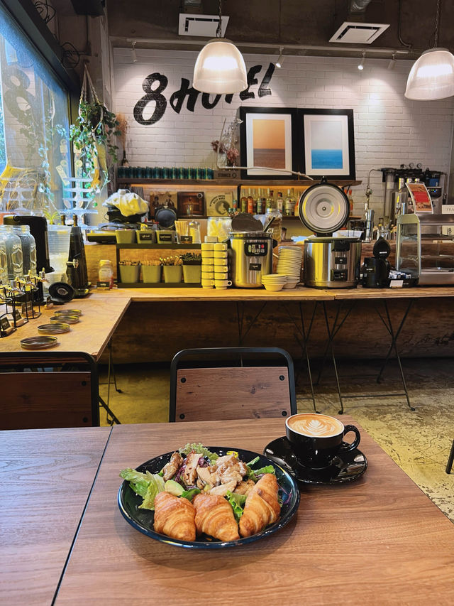 【超穴場！】湘南藤沢/宿泊者以外も利用できるカフェが可愛い💕