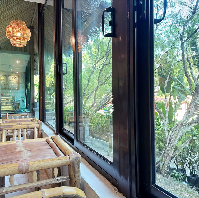 Fat Bamboo Cafe: A Refreshing Gem in Putuo village Kulai