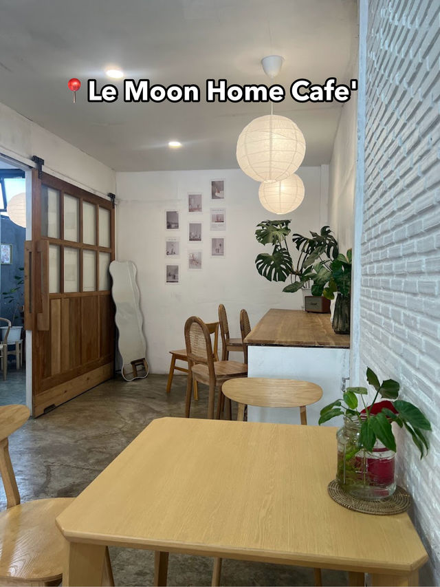 Le Moon Home Cafe'