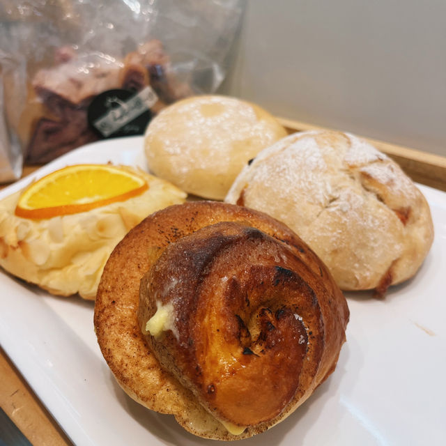 🌟  銅鑼灣貓咪主題麵包店 🌟 