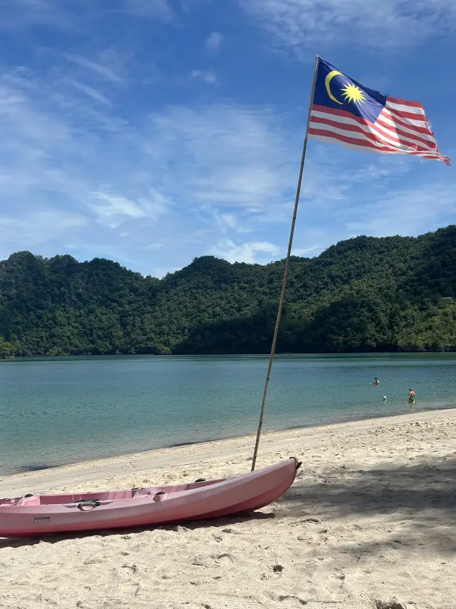 Kayaking at Tanjung Rhu Beach: A Serene Escape