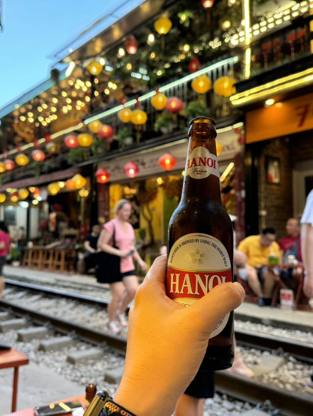 ํ๋
ธ์ด ๊ธฐ์ฐป๊ธธ ์นดํ์์ ์ค๋ฆด ๋์น๋ ๋งฅ์ฃผ ํ ์์! ํ๋
ธ์ด ๊ธฐ์ฐป๊ธธ ์นดํ์์ ์ค๋ฆด ๋์น๋ ๋งฅ์ฃผ ํ ์์!