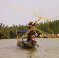ล่องเรือกระด้ง บุกป่าผ่าดง ที่ฮอยอัน