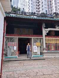 【文武廟:香港】渦巻き型の線香が吊るされている美しい寺院✨