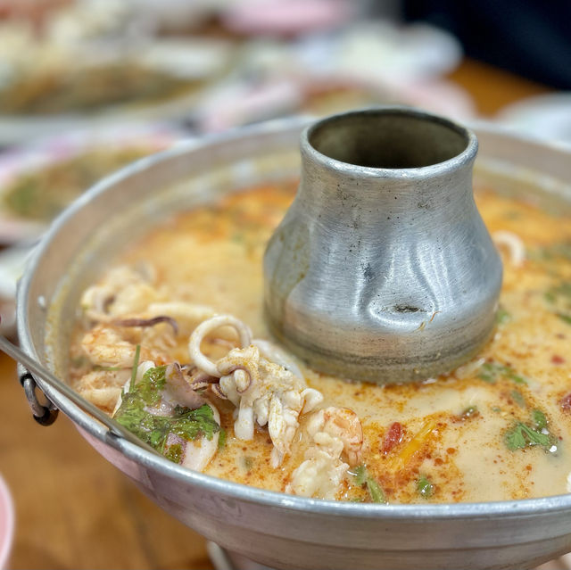 ชิมซีฟู๊ดร้านดัง แดงอาหารทะเล(เจ้าเก่า)