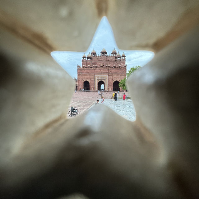 Royalty of Taj Mahal & Fatehpur Sikri