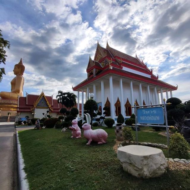 พระพุทธรูปปางประทานพร องค์ใหญ่ที่สุดในประเทศไทย