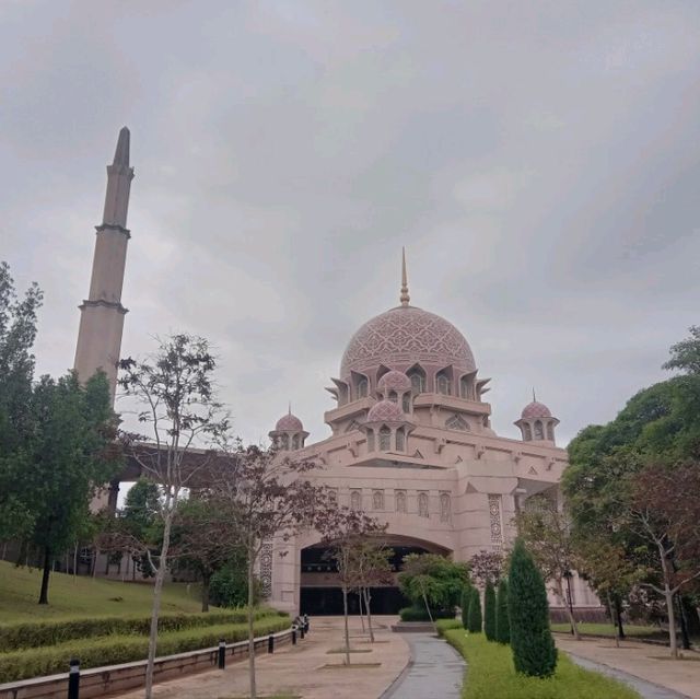 🚶‍♀️เดินเล่นรอบมัสยิดปุตรา🕌