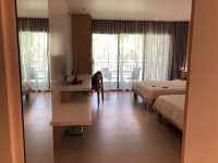 เล่นน้ำทะเลที่ Ramada khaolak