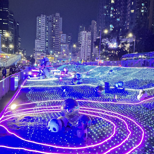 🇭🇰 香港！今個聖誔有熊貓陪大家一起慶祝🎅🌲