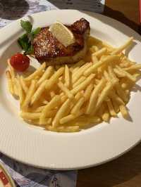 Grindelwald Kreuz & Post: A Culinary Alpine Escape