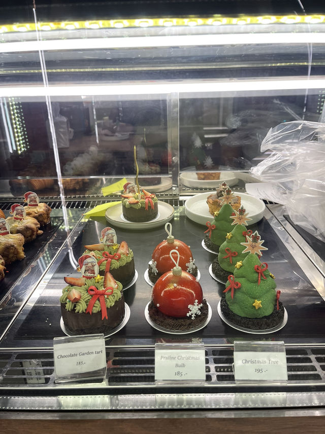 คาเฟ่ธีมคริสต์มาส 🎄Dawn to Dusk