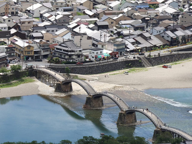 夏季的錦帶橋與岩國城
