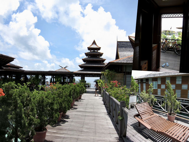 Luxury Meets Nature in the Heart of the Celebes Sea: Mabul Water Bungalows
