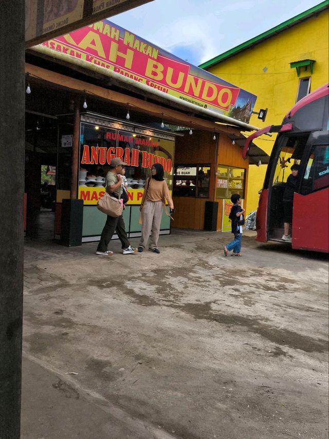 PONTIANAK,INDONESIA SHOT ESCAPE