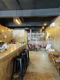 Coffee, Conversations, and Cozy Corners: A Day at Huang Huang