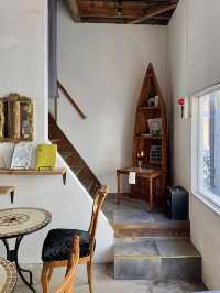 TOE LIBRARY PARC: A Quiet Café for a Solo Escape