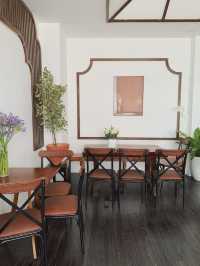 APRIL TEA SHOP 