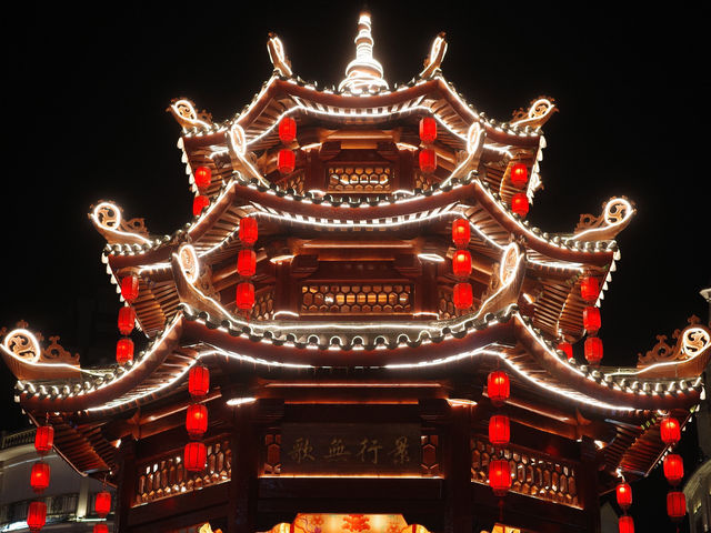 🌃 **【汕頭小公園：夜幕下的老城韻味】** 🏮  