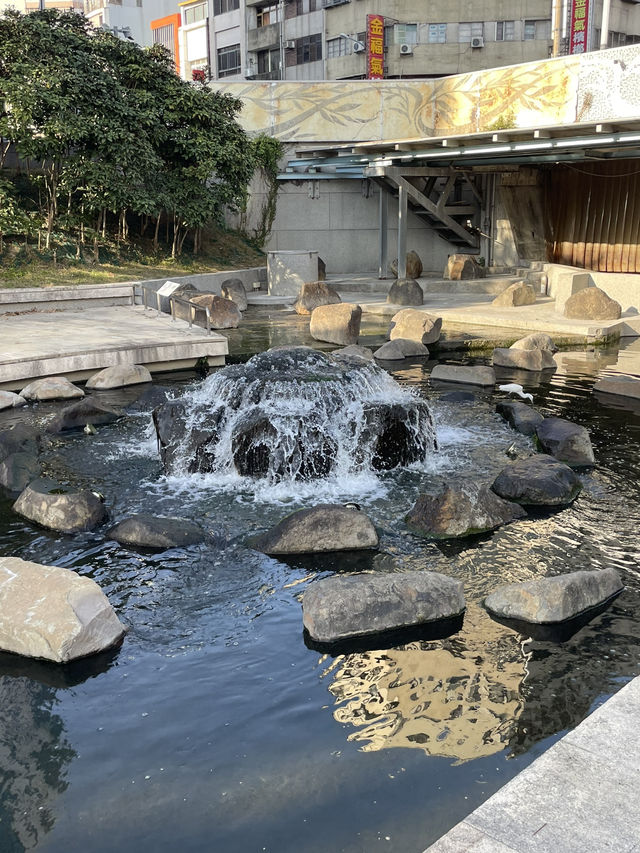 Take a Walk Along Liuchuan Riverside Walk – You Won’t Regret It! 🌿🚶‍♂️ 