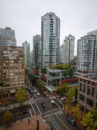 Vancouver Public Library：近未来的なデザインが魅力のバンクーバー中央図書館📚✨