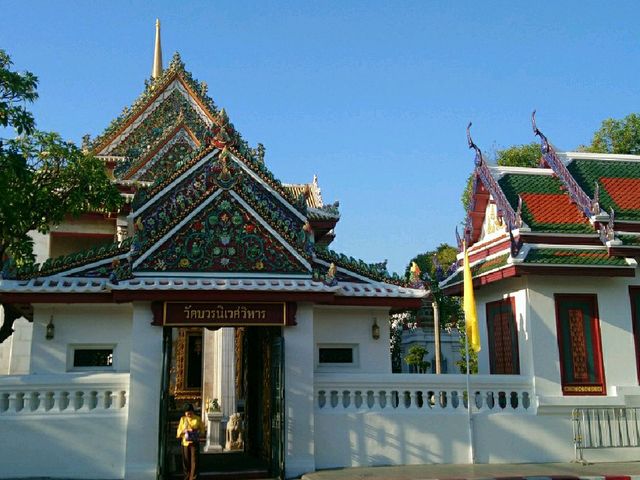 ไหว้พระพุทธชินสีห์.. วัดบวรนิเวศ